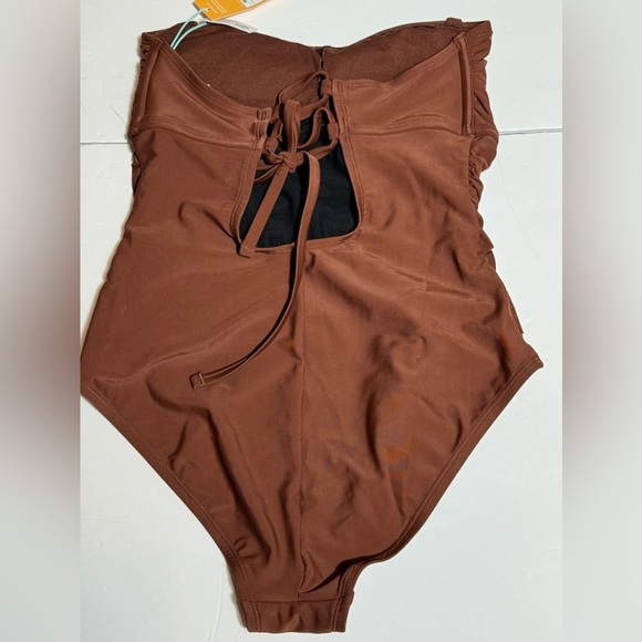 KONA Sol Women's Twist-Front Bandeau Classic One Piece Swimsuit M 8-10 - Picture 6 of 8